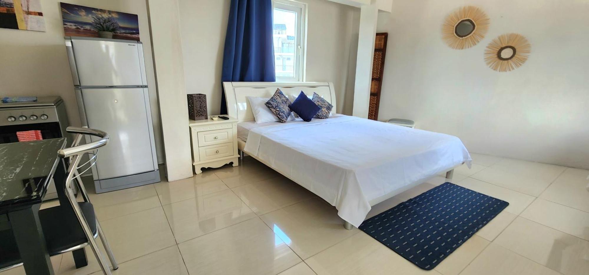 Lovely Studio Apartment With Views Of The Lagoon. Grand Baie Bagian luar foto